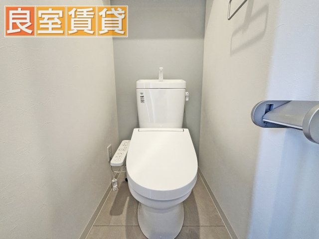 トイレ　※このお写真は同物件の別のお部屋のお写真です。現状優先