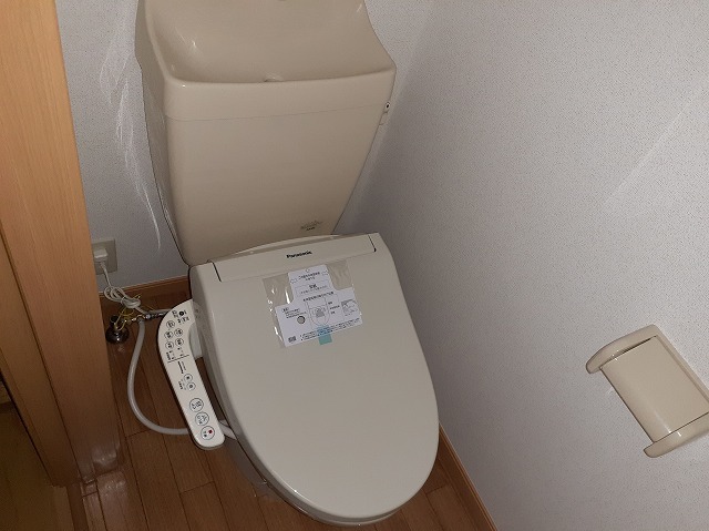 トイレ　温水洗浄便座完備