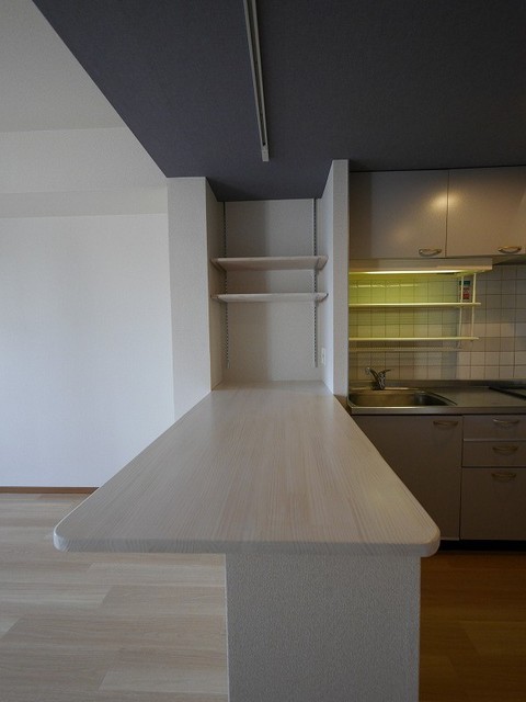 キッチン　収納付キッチンカウンター