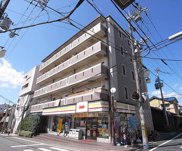 その他共有部分　しっかりとした外観が安心感があります。