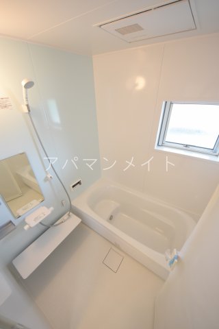 バス・シャワールーム　落ち着いた空間のお風呂です