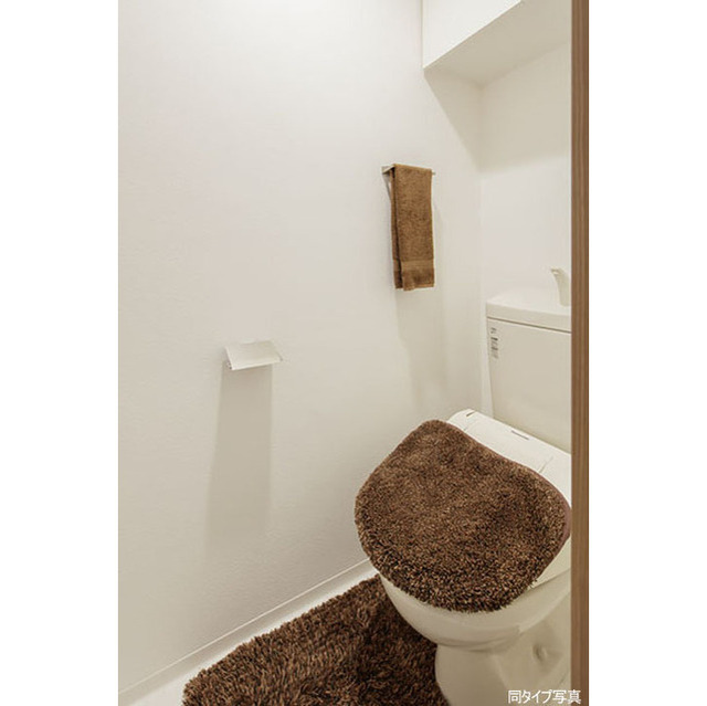 トイレ　モデルルームにつき家具・調度品等は賃料共益費に含まれません