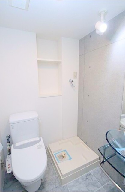 トイレ　温水洗浄便座