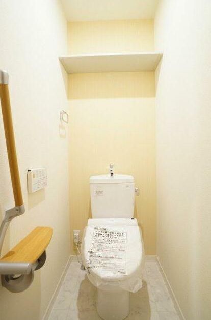 トイレ　※別号室参考写真