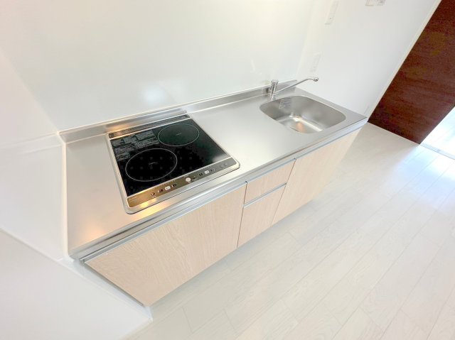 キッチン　落ち着いた色合いのキッチン。使い勝手も良いです。