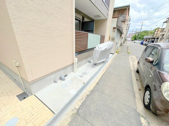 駐車場　敷地内には入居者専用の駐輪スペースもあります。