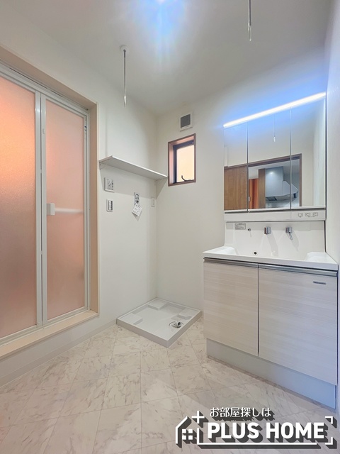 洗面設備　類似写真