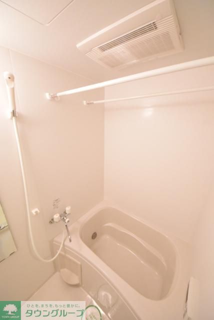 バス・シャワールーム　浴室乾燥機付き。