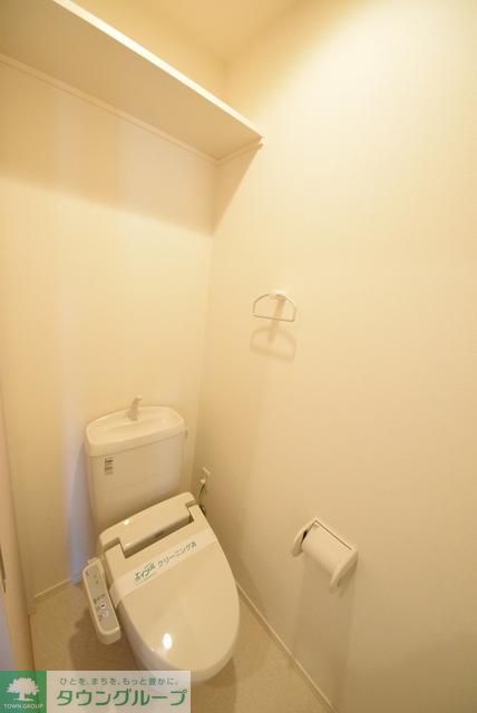 トイレ　ウォシュレット付き。