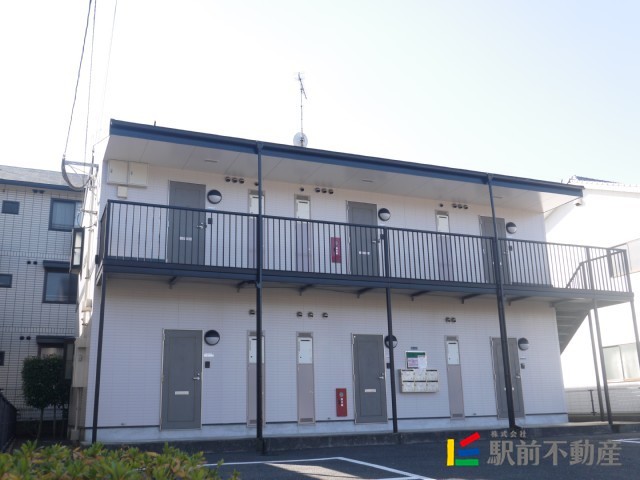 建物外観　２階建ての物件