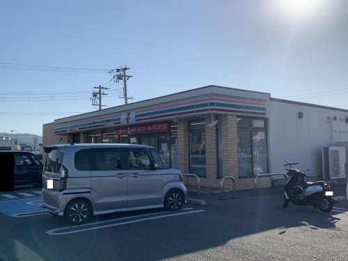 コンビニ　セブンイレブン 和歌山マリーナ入口店（コンビニ）まで299m