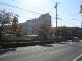 中学校　津市立橋南中学校（中学校）まで1211m