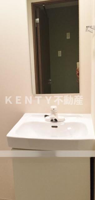 洗面設備　脱衣スペースもあります