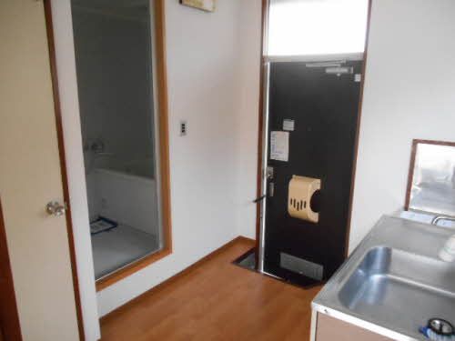 バス・シャワールーム　玄関