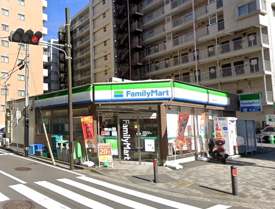 コンビニ　ファミリーマート（コンビニ）まで179m