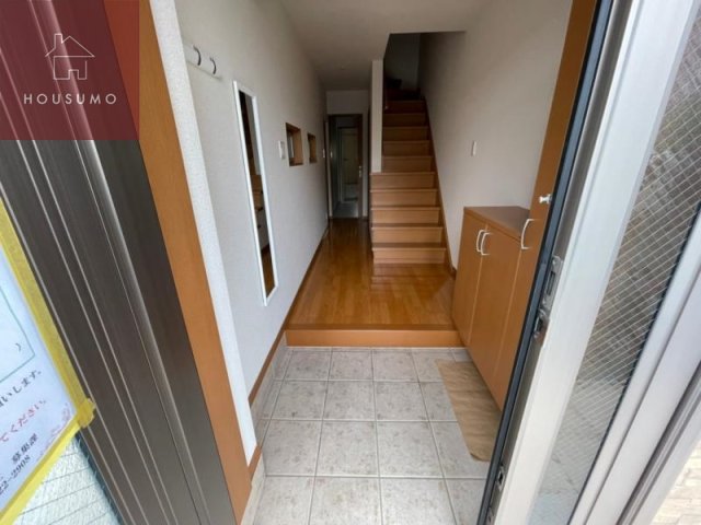 玄関　同施工会社・同型モデルの室内です。（参考写真・イメージ写真）