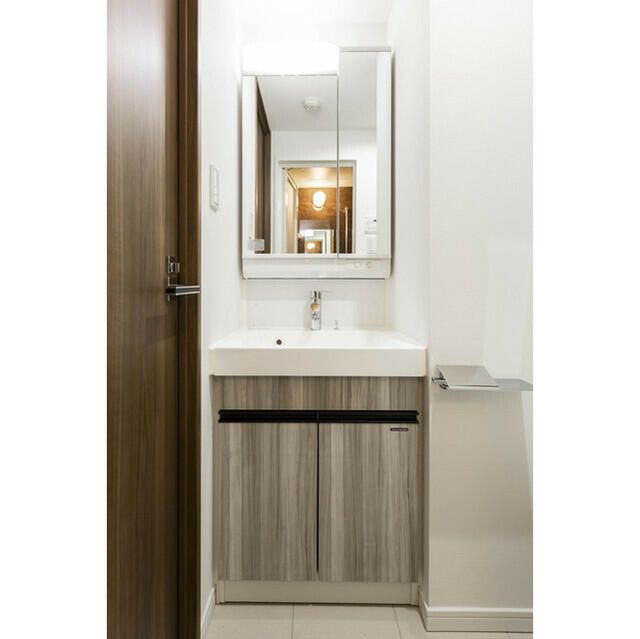 洗面設備　脱衣スペースもあります