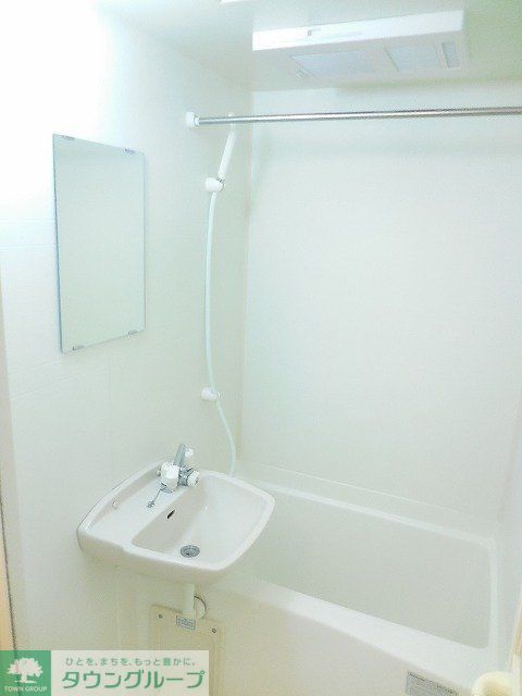 バス・シャワールーム　バスとトイレが別になっています。