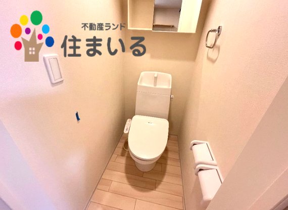 トイレ　※写真は同型タイプとなります