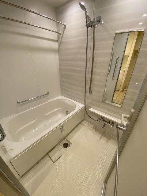 バス・シャワールーム　※写真は同タイプ住戸です。