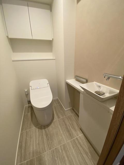 トイレ　※写真は同タイプ住戸です。