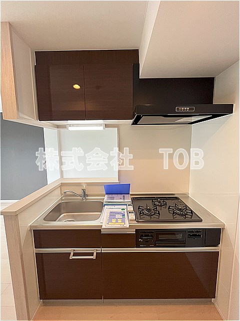 キッチン　ガス3口グリル付き