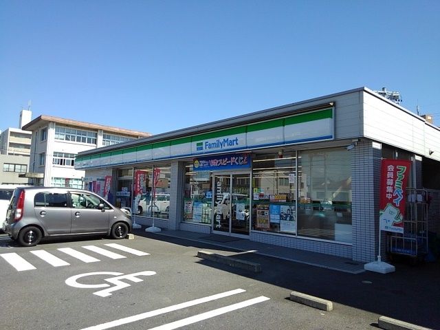 コンビニ　ファミリーマート神戸九丁目店（コンビニ）まで600m