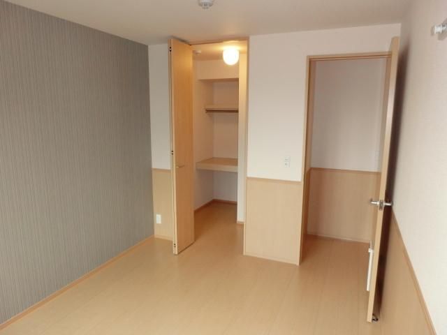 居室・リビング　6帖洋室・2部屋共にウォークインクローゼットがございます