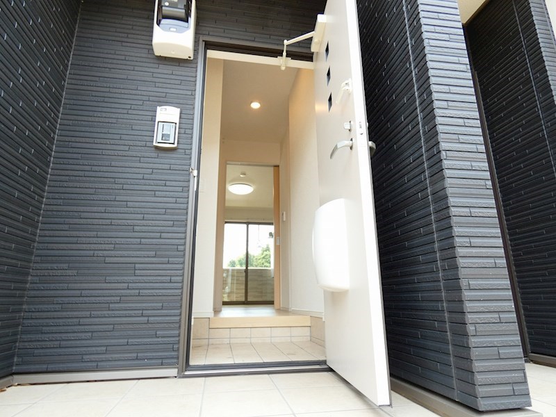 玄関　※別部屋参考写真です※