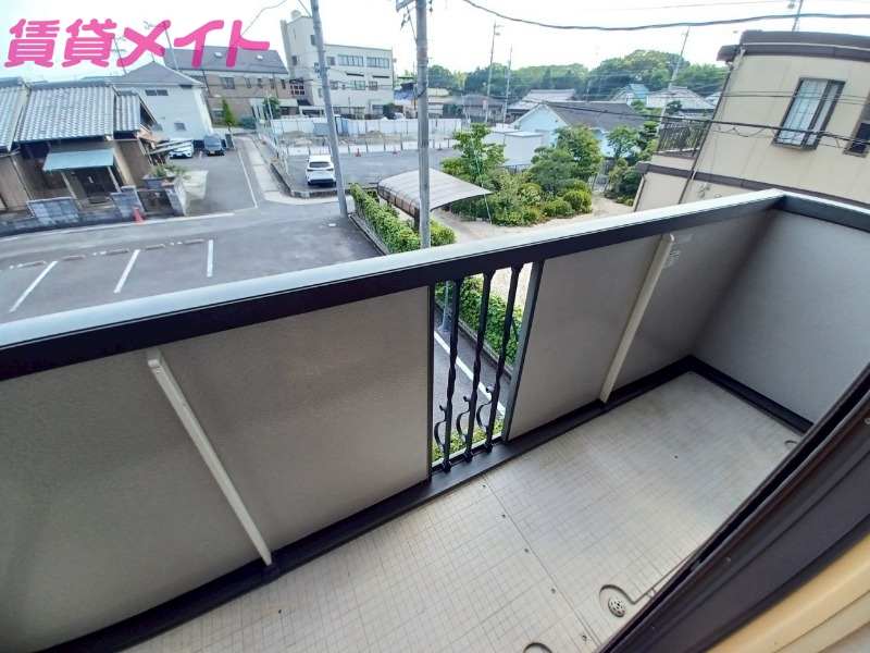 バルコニー　別部屋反転参考写真です