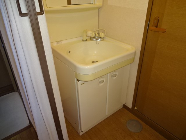 洗面設備　写真は201号室です（参考）