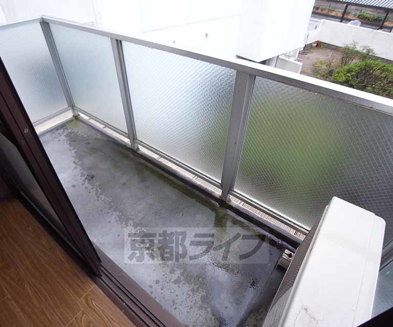 バルコニー　広いバルコニー