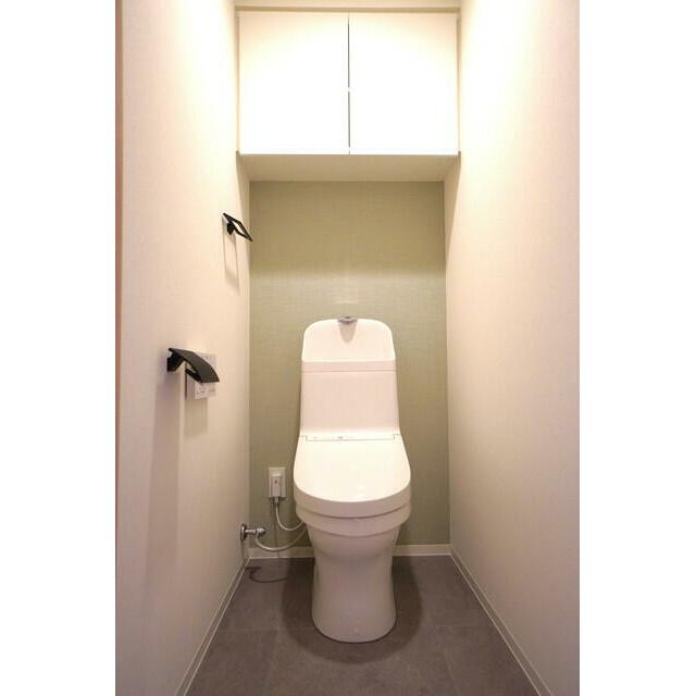 トイレ　※写真は同タイプ住戸です。