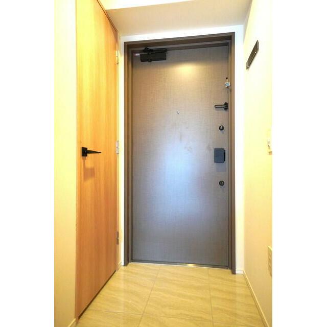 玄関　※写真は同タイプ住戸です。