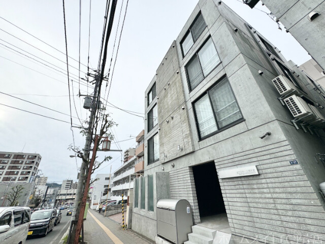 建物外観　とってもきれいなデザイナーズ物件♪
