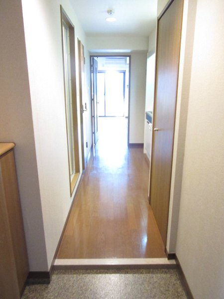 玄関　※参考写真