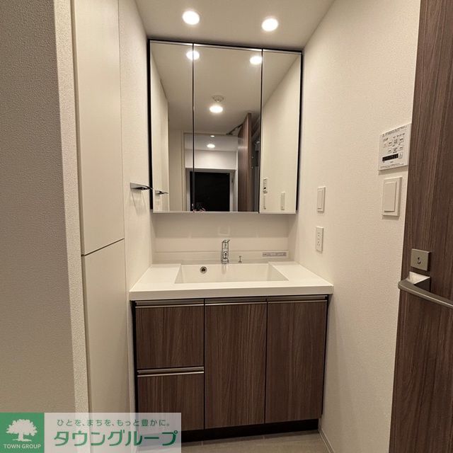 洗面設備　※写真は同タイプ住戸です。