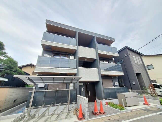 建物外観　建築中（２０２５年６月７日撮影）