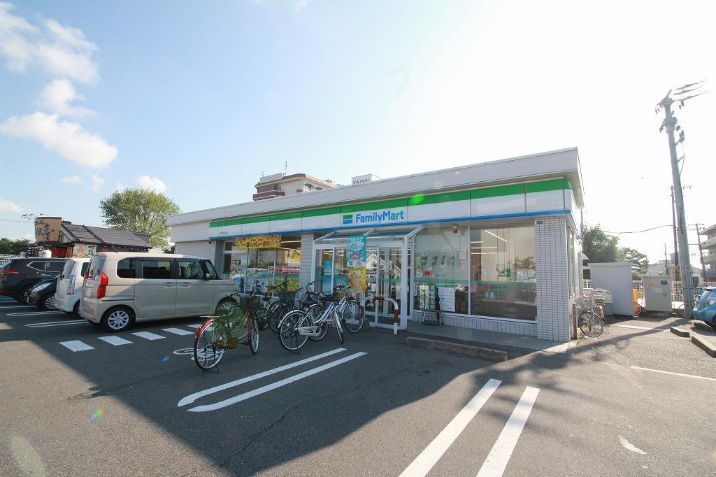 コンビニ　ファミリーマート新潟紫竹山店（コンビニ）まで495m
