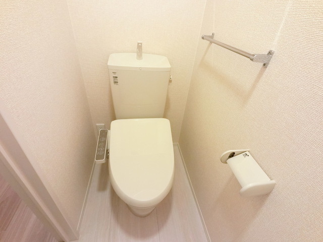 トイレ　温水洗浄便座付き