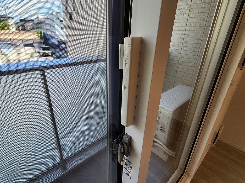 セキュリティ　センサーサッシ・ペアガラス採用