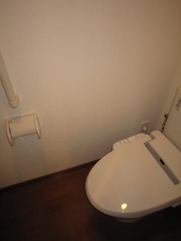 トイレ　ウォシュレット完備