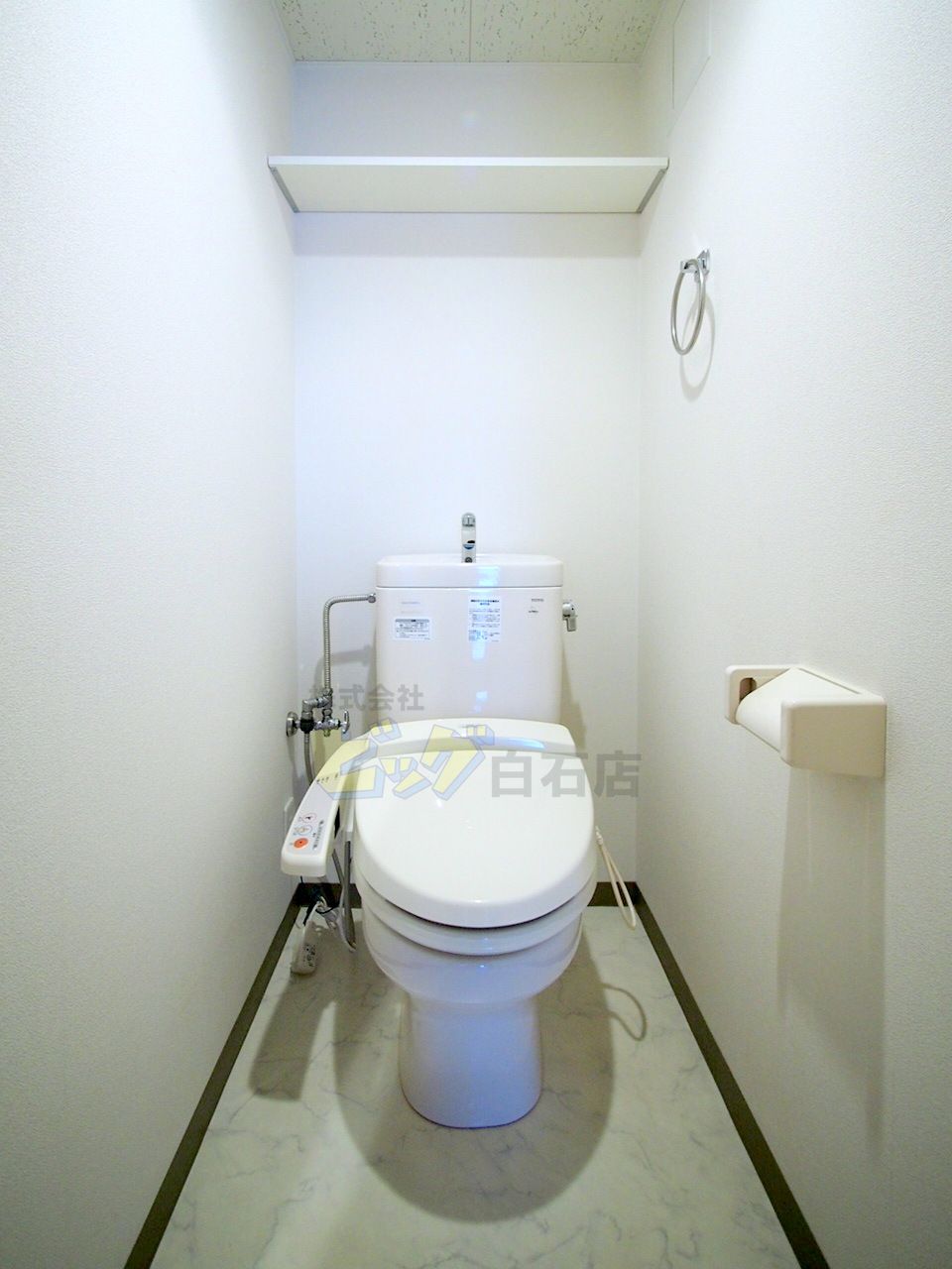 トイレ　ウォシュレット付きのトイレです♪