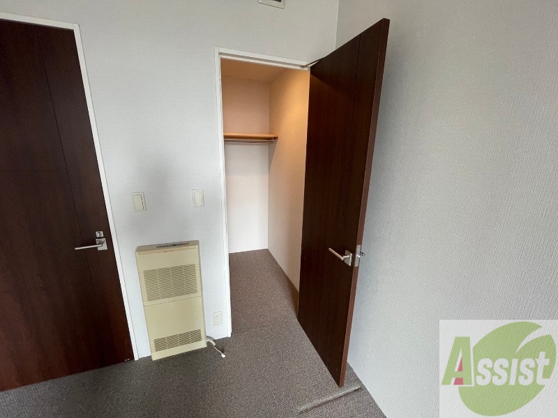 収納　寝室の収納です。部屋がすっきり片付きます。