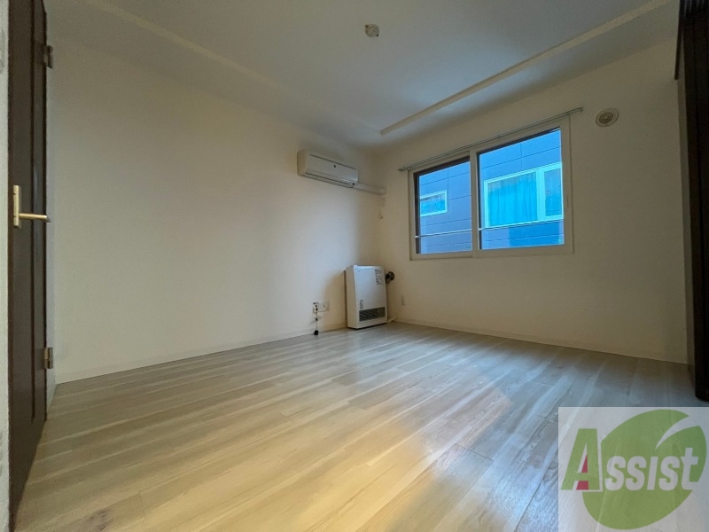 居室・リビング　広くてキレイなお部屋が広がっていて、充実した生活が送れそう。