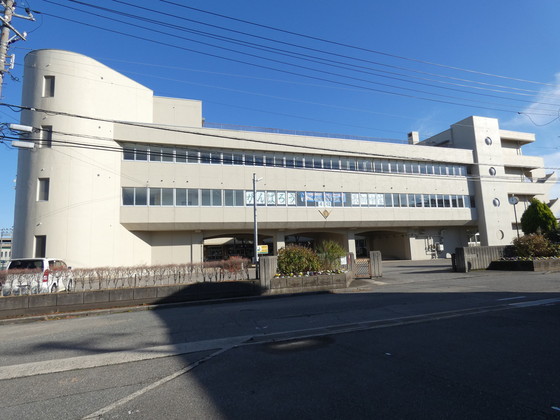 中学校　金沢市立長田中学校（中学校）まで1640m