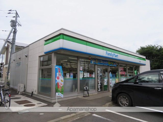 コンビニ　ファミリーマート（コンビニ）まで2428m