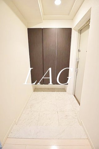 玄関　玄関です。