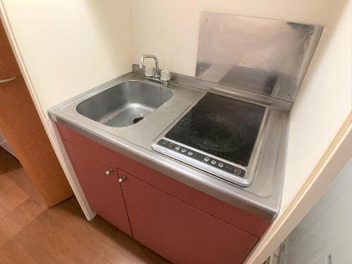 キッチン　設備・仕様は号室により異なる為、現況を優先致します。