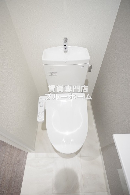 トイレ　温水洗浄機能付き便座！